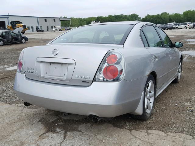 1N4BL11DX5N435213 - 2005 NISSAN ALTIMA SE SILVER photo 4