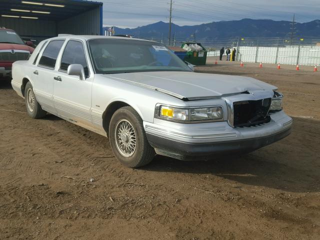 1LNLM82W5SY680267 - 1995 LINCOLN TOWN CAR S SILVER photo 1