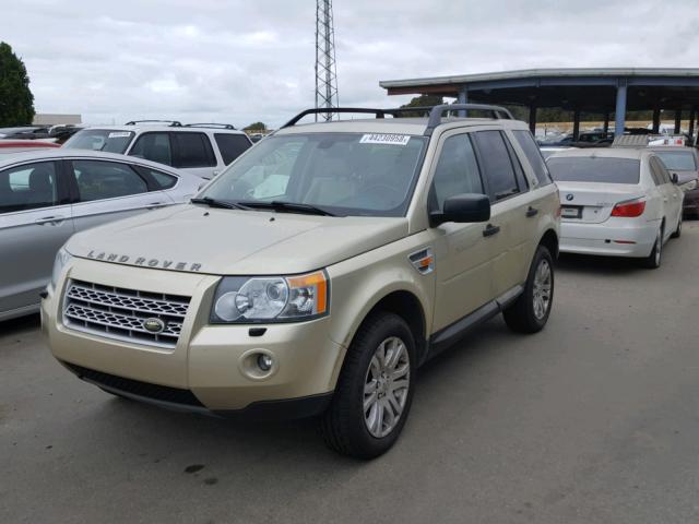 SALFS24N18H030877 - 2008 LAND ROVER LR2 SE TEC BEIGE photo 2