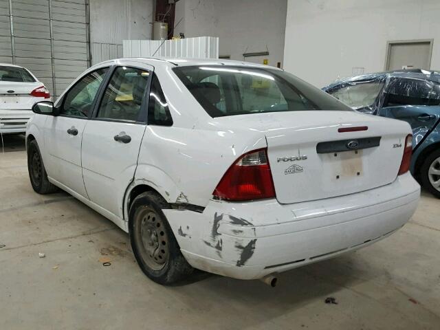 1FAFP34N76W238789 - 2006 FORD FOCUS ZX4 WHITE photo 3