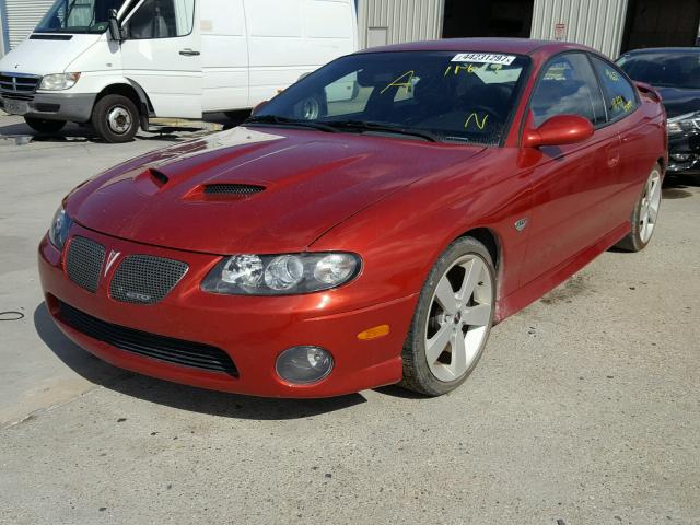 6G2VX12U66L566458 - 2006 PONTIAC GTO RED photo 2