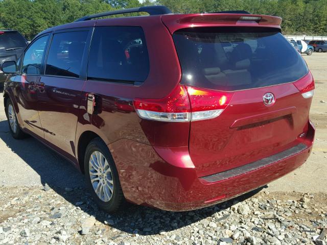 5TDYK3DC4BS116031 - 2011 TOYOTA SIENNA XLE RED photo 3