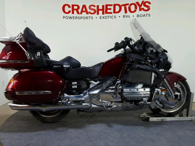 1HFSC47094A306729 - 2004 HONDA GL1800 MAROON photo 1