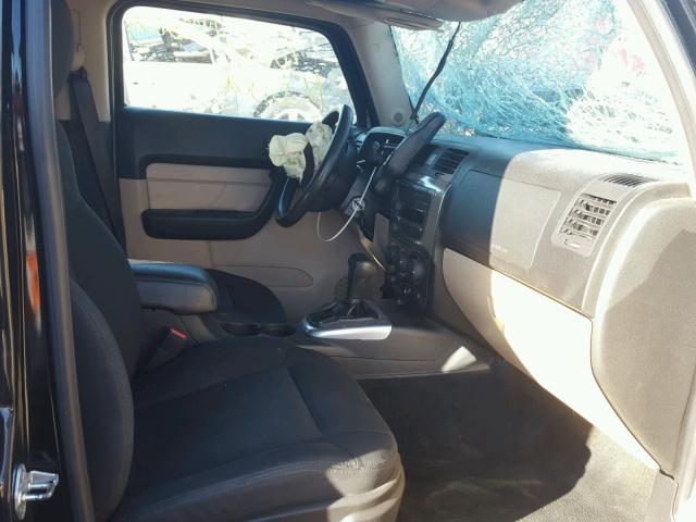 5GTDN136668123698 - 2006 HUMMER H3 Noir photo 5