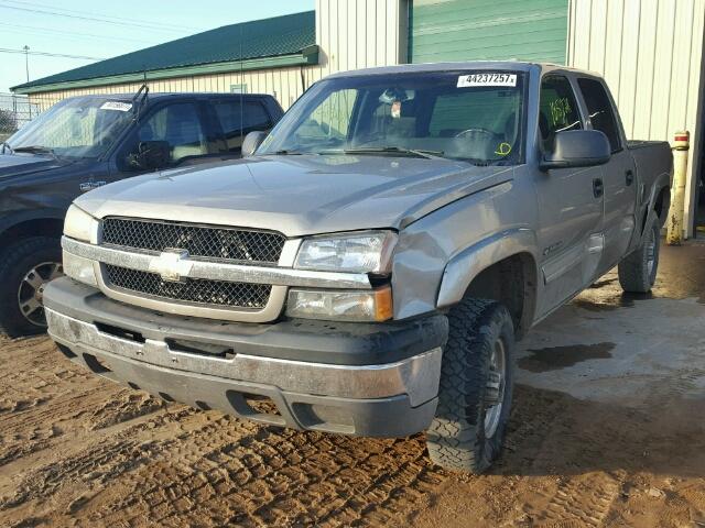 1GCGK13U23F200070 - 2003 CHEVROLET SILVERADO GRAY photo 2