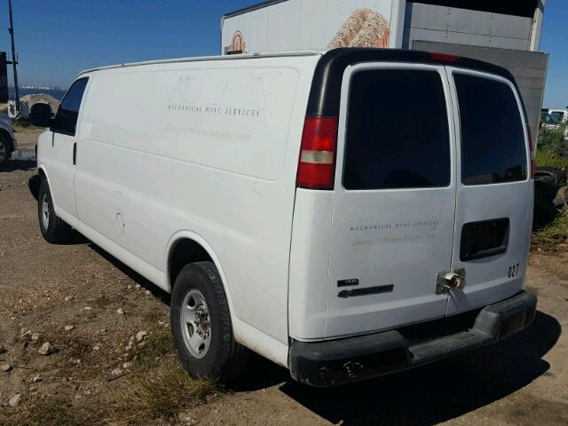 1GCZGGAA2A1115309 - 2010 CHEVROLET EXPRESS G2 WHITE photo 3