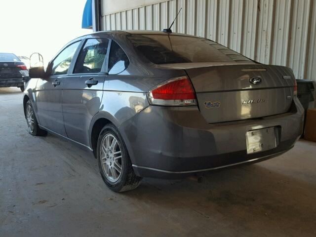 1FAHP3FN8AW262646 - 2010 FORD FOCUS GRAY photo 3