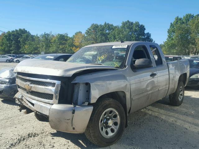 1GCEC19X09Z152839 - 2009 CHEVROLET SILVERADO GRAY photo 2