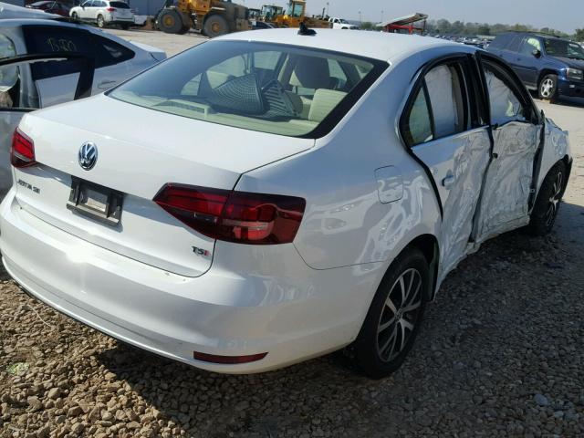 3VWDB7AJ6HM232989 - 2017 VOLKSWAGEN JETTA WHITE photo 4