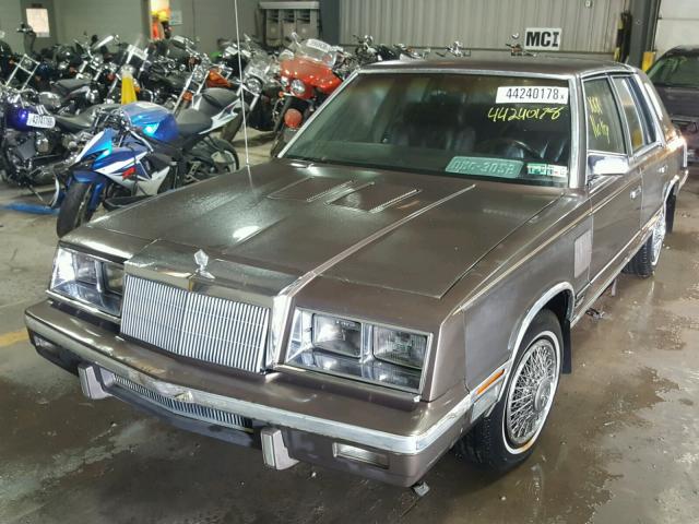 1C3BT56EXFC212075 - 1985 CHRYSLER NEW YORKER BROWN photo 2