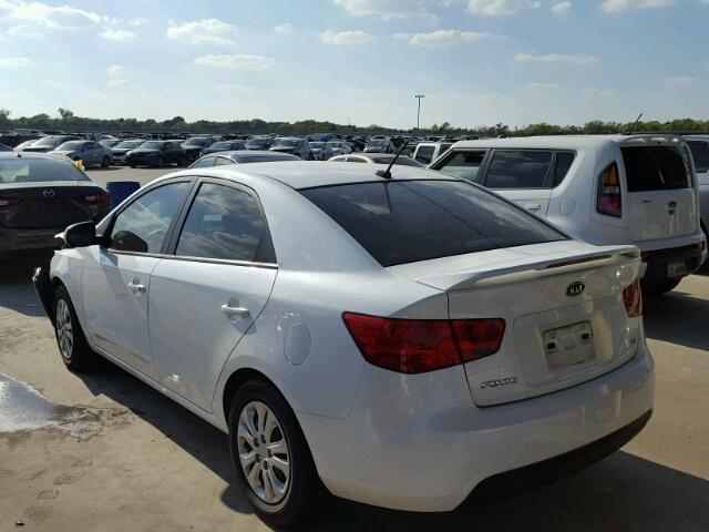 KNAFU4A28B5465229 - 2011 KIA FORTE EX WHITE photo 3