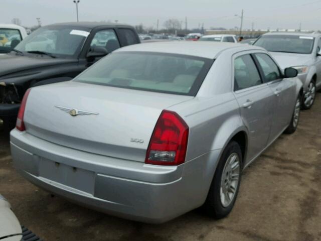 2C3LA43R87H721091 - 2007 CHRYSLER 300 SILVER photo 4