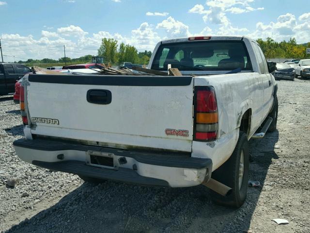 1GTHC29U95E343282 - 2005 GMC SIERRA C25 WHITE photo 4