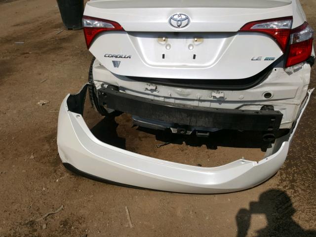 5YFBPRHE3FP193963 - 2015 TOYOTA COROLLA EC 白色 照片 9