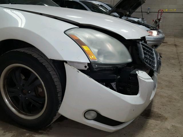 1N4BA41E14C892695 - 2004 NISSAN MAXIMA WHITE photo 9