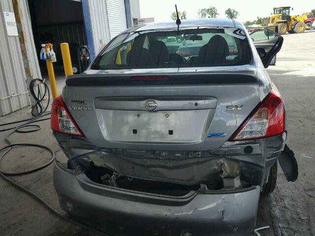 3N1CN7AP1DL868880 - 2013 NISSAN VERSA GRAY photo 9