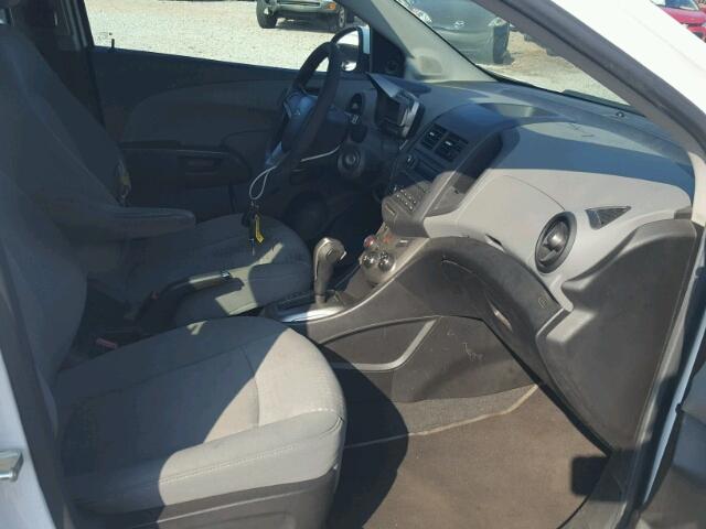 1G1JA6SH7C4214870 - 2012 CHEVROLET SONIC LS WHITE photo 5