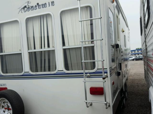 1TC3B363821507787 - 2002 CCHM 5TH WHEEL WHITE photo 4