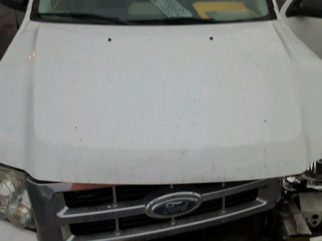 1FMCU03Z08KB06133 - 2008 FORD ESCAPE XLT WHITE photo 7