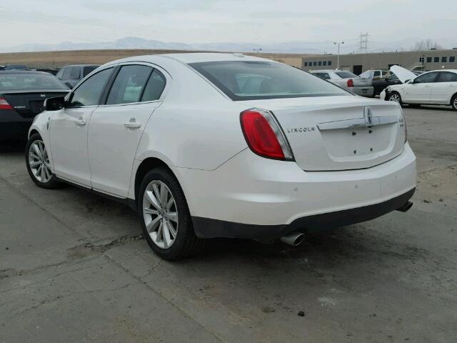 1LNHL9ER2BG602233 - 2011 LINCOLN MKS AWD WHITE photo 3