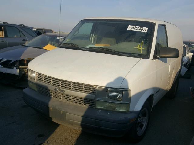 1GCDM19WX1B143143 - 2001 CHEVROLET ASTRO WHITE photo 2