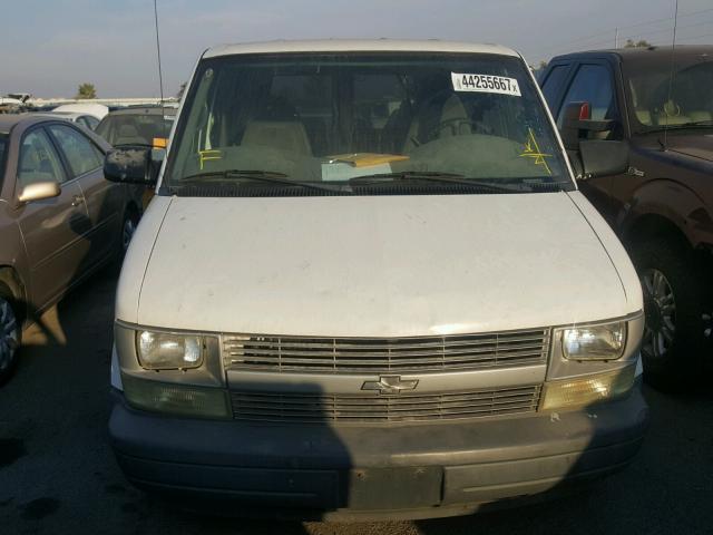 1GCDM19WX1B143143 - 2001 CHEVROLET ASTRO WHITE photo 9