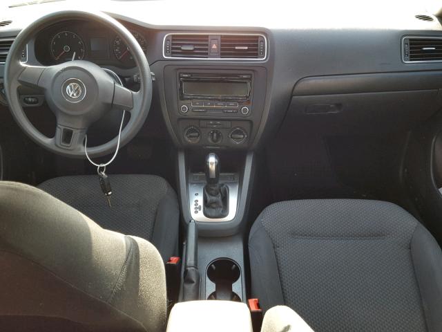 3VW2K7AJ0EM297811 - 2014 VOLKSWAGEN JETTA BASE GRAY photo 9