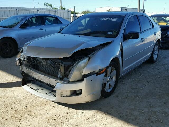 3FAHP07Z79R176825 - 2009 FORD FUSION SE SILVER photo 2