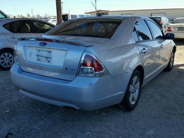 3FAHP07Z79R176825 - 2009 FORD FUSION SE SILVER photo 4