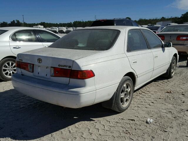 JT2BG22K3Y0473040 - 2000 TOYOTA CAMRY CE WHITE photo 4