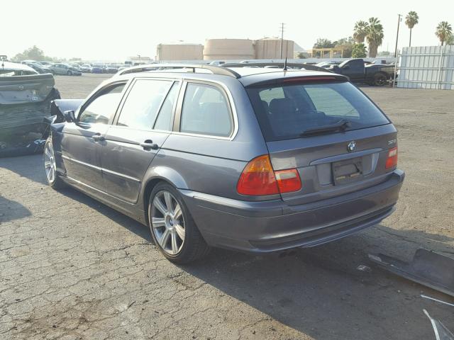 WBAEN33402PC10843 - 2002 BMW 325 IT GRAY photo 3