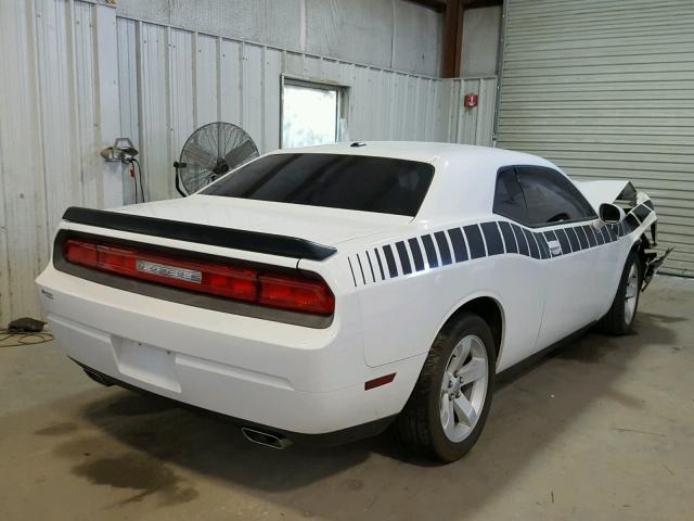 2B3CJ4DG1BH510902 - 2011 DODGE CHALLENGER WHITE photo 4