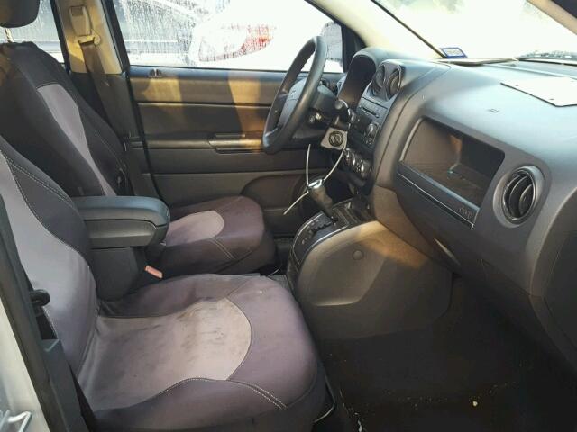 1J4NT4FB9AD553702 - 2010 JEEP COMPASS SP SILVER photo 5