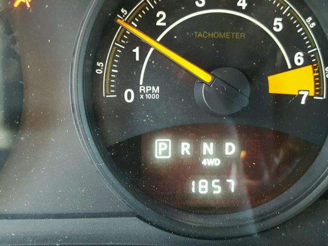 1C4NJDBB1HD168243 - 2017 JEEP COMPASS SP SILVER photo 8