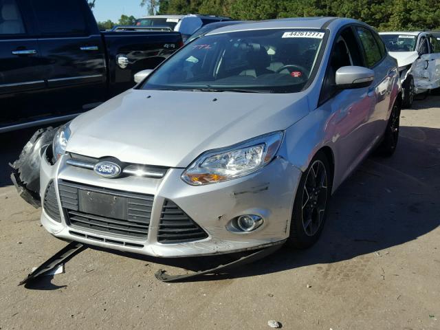 1FADP3K21DL187577 - 2013 FORD FOCUS SILVER photo 2