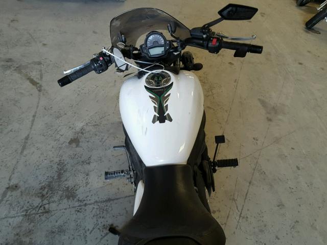 JKAENEA13FDA02934 - 2015 KAWASAKI EN650 A 白色 照片 5