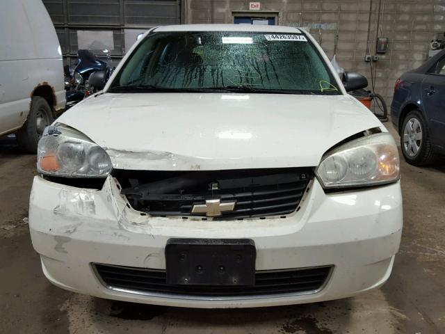 1G1ZS67N27F144011 - 2007 CHEVROLET MALIBU MAX WHITE photo 9