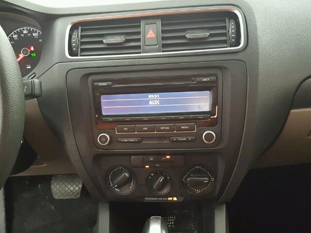 3VW2K7AJ6CM385937 - 2012 VOLKSWAGEN JETTA BASE Արծաթագույն լուսանկար 9