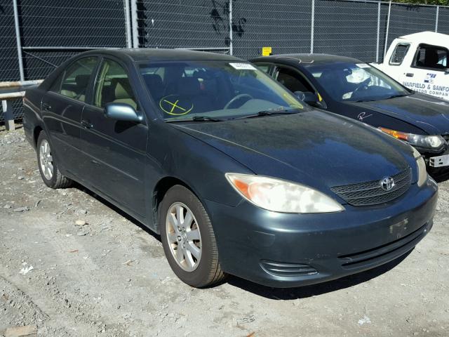 JTDBF30K120023834 - 2002 TOYOTA CAMRY LE GREEN photo 1