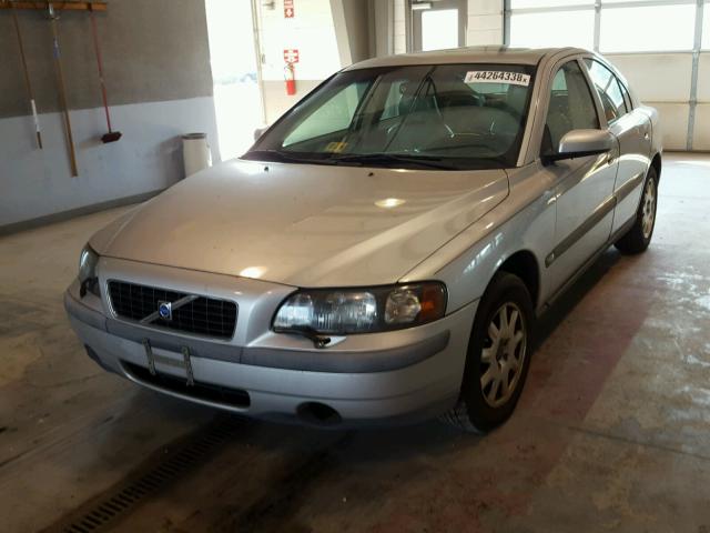 YV1RS61T542376209 - 2004 VOLVO S60 SILVER photo 2