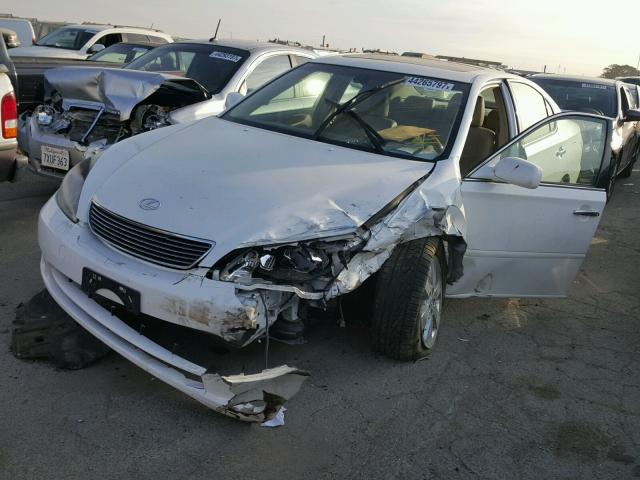 JTHBA30G855074215 - 2005 LEXUS ES WHITE photo 2