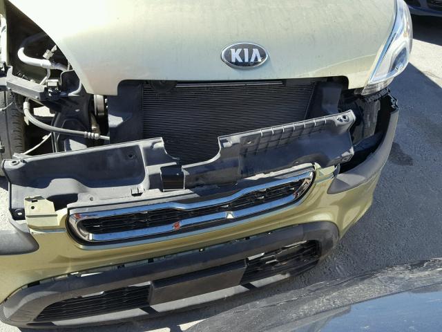 KNDJT2A5XD7587029 - 2013 KIA SOUL GREEN photo 9