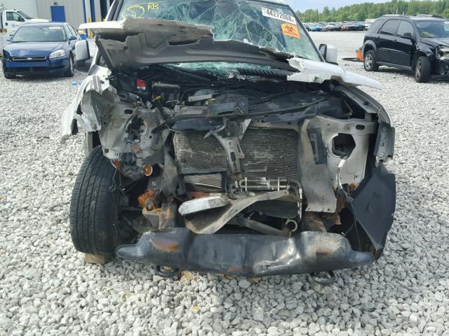 5LMFU28R73LJ46453 - 2003 LINCOLN NAVIGATOR Silber Foto 9