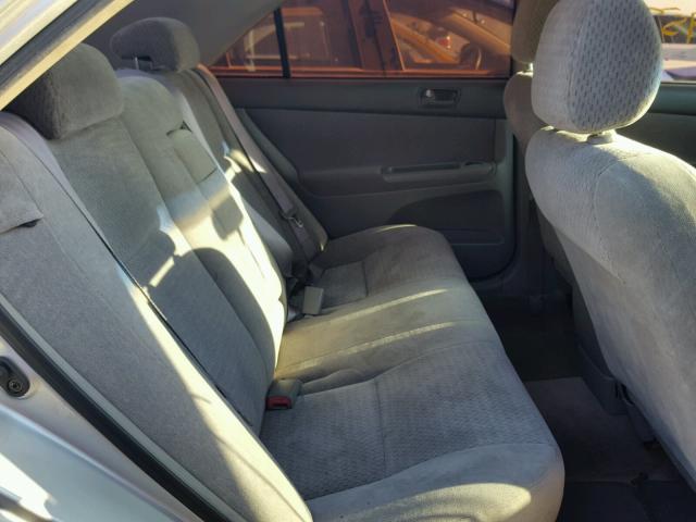 JTDBE32K220110464 - 2002 TOYOTA CAMRY LE SILVER photo 6