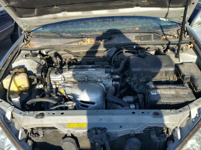 JTDBE32K220110464 - 2002 TOYOTA CAMRY LE SILVER photo 7