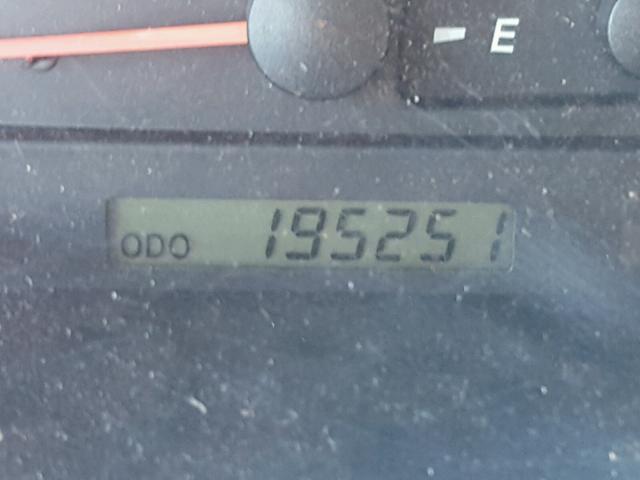 JTDBE32K220110464 - 2002 TOYOTA CAMRY LE SILVER photo 8