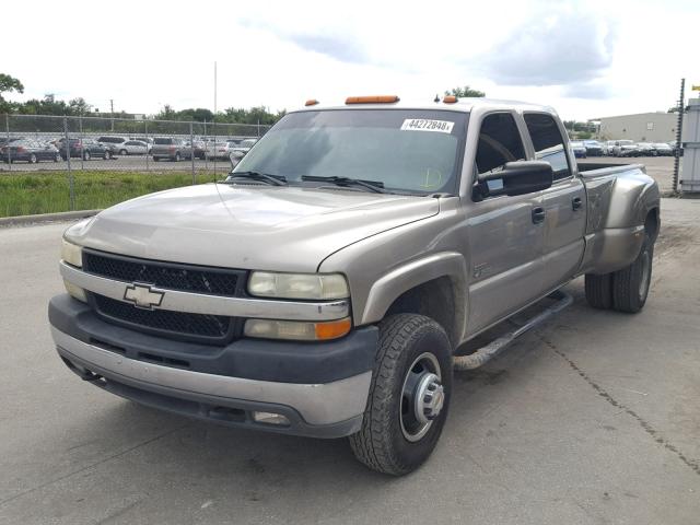 1GCJC331X2F194196 - 2002 CHEVROLET 3500 SILVER photo 2