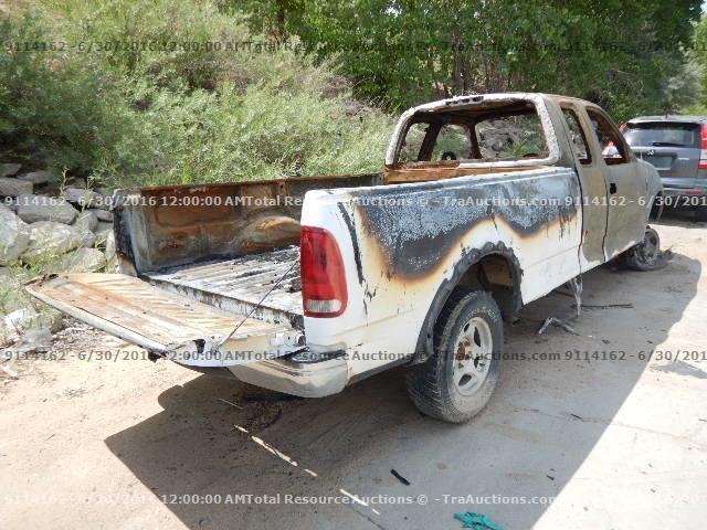 1FTDX18W4VKC31636 - 1997 FORD F150 BURN photo 3