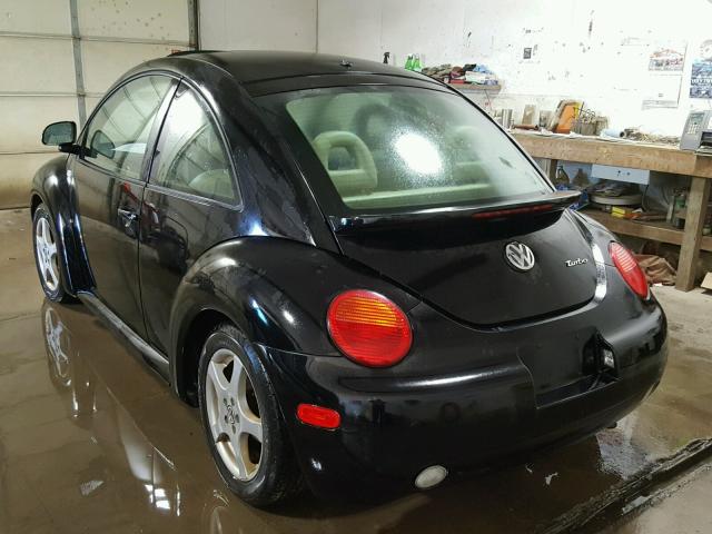 3VWDD21C2YM491946 - 2000 VOLKSWAGEN NEW BEETLE 黑色 照片 3