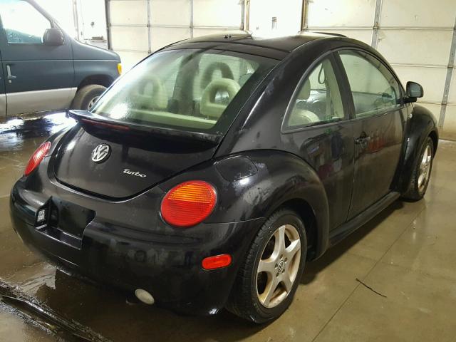 3VWDD21C2YM491946 - 2000 VOLKSWAGEN NEW BEETLE 黑色 照片 4